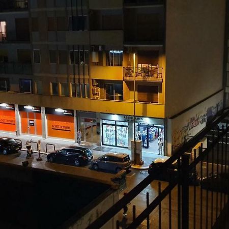 Appartamento Claudia Бари Экстерьер фото